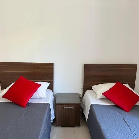 R1 Double With Private Bathroom Sliema