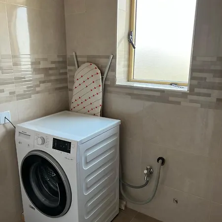 Homestay R1 Double With Private Bathroom