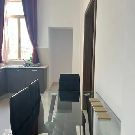 R1 Double With Private Bathroom Sliema